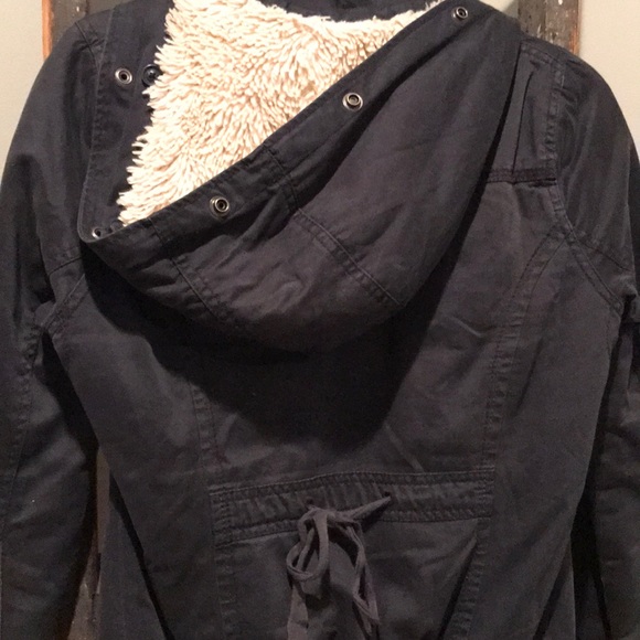Hollister winter jacket - Picture 5 of 5